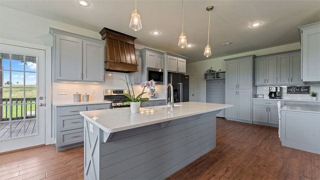 1695 Ardemagni Road, Tontitown, AR 72762