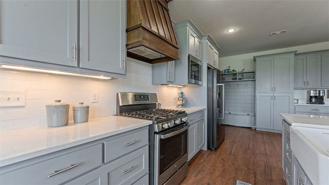 1695 Ardemagni Road, Tontitown, AR 72762