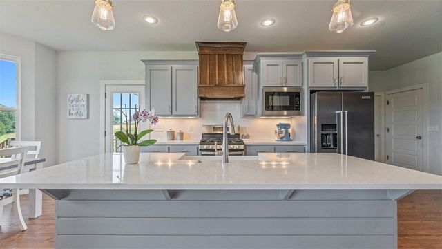 1695 Ardemagni Road, Tontitown, AR 72762