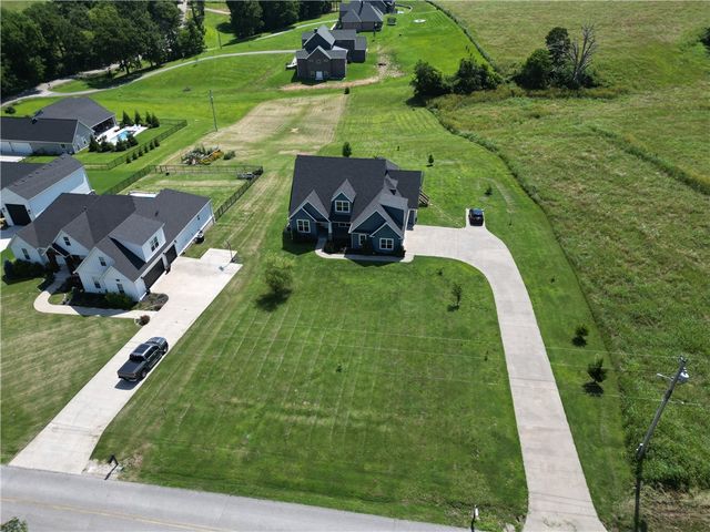1695 Ardemagni Road, Tontitown, AR 72762