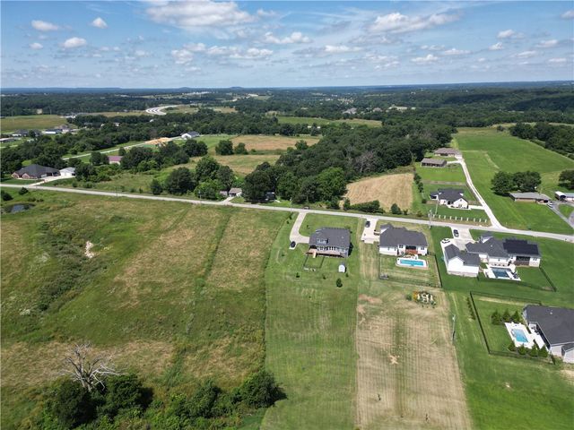 1695 Ardemagni Road, Tontitown, AR 72762