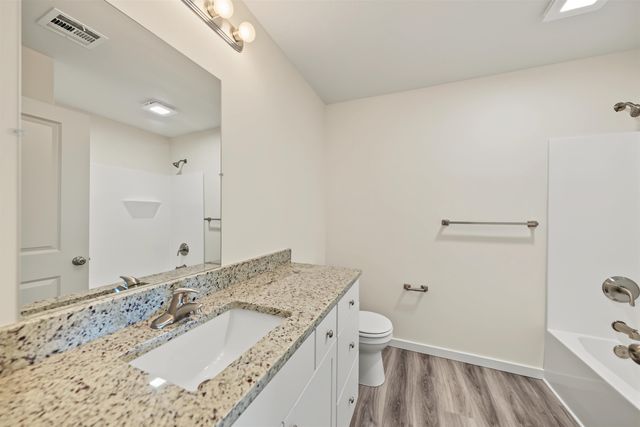 1213 Fountain Dr, Salina, KS 67401