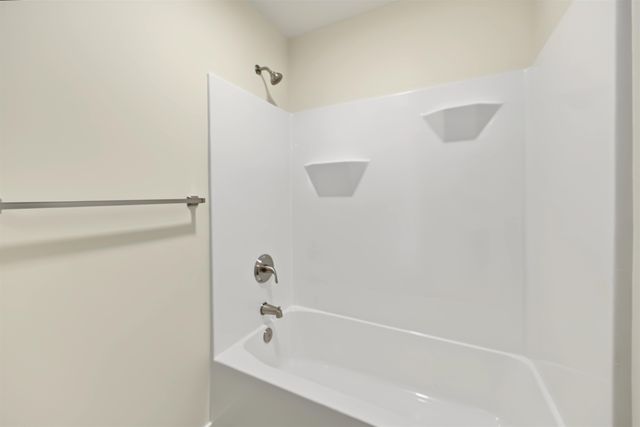 1213 Fountain Dr, Salina, KS 67401