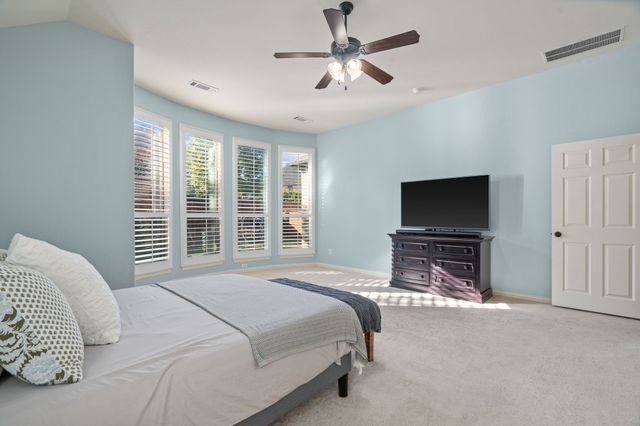 8221 Bayberry Avenue, Lantana, TX 76226