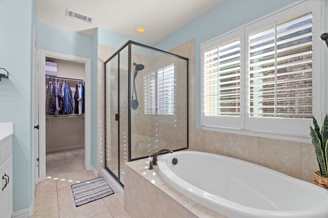 8221 Bayberry Avenue, Lantana, TX 76226