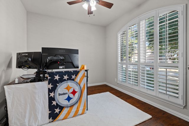 8221 Bayberry Avenue, Lantana, TX 76226