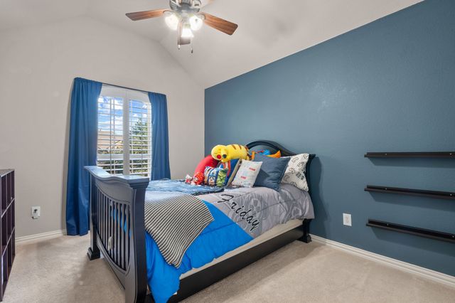 8221 Bayberry Avenue, Lantana, TX 76226