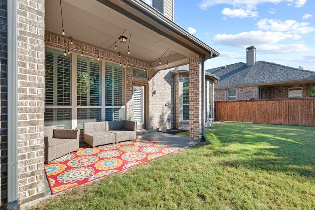 8221 Bayberry Avenue, Lantana, TX 76226