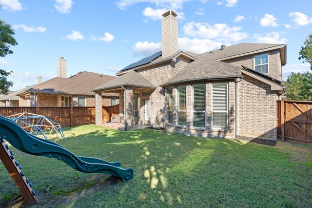 8221 Bayberry Avenue, Lantana, TX 76226