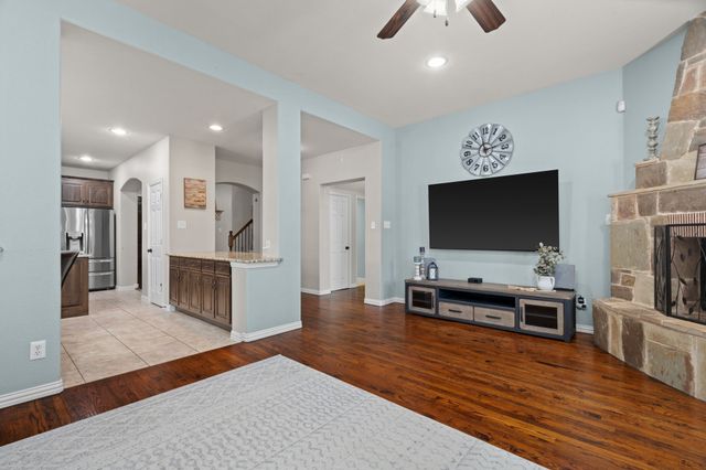 8221 Bayberry Avenue, Lantana, TX 76226