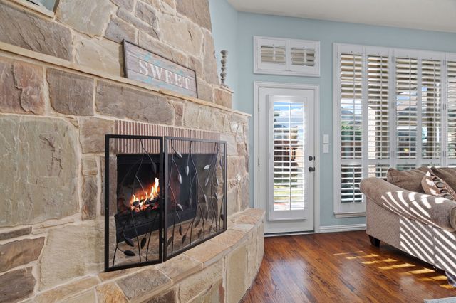 8221 Bayberry Avenue, Lantana, TX 76226