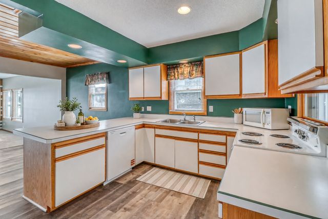 25934 Brolin Beach Road, Detroit Lakes, MN 56501