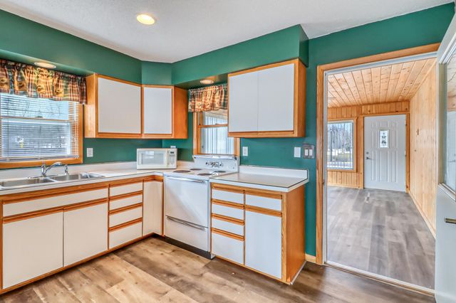 25934 Brolin Beach Road, Detroit Lakes, MN 56501