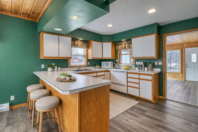 25934 Brolin Beach Road, Detroit Lakes, MN 56501