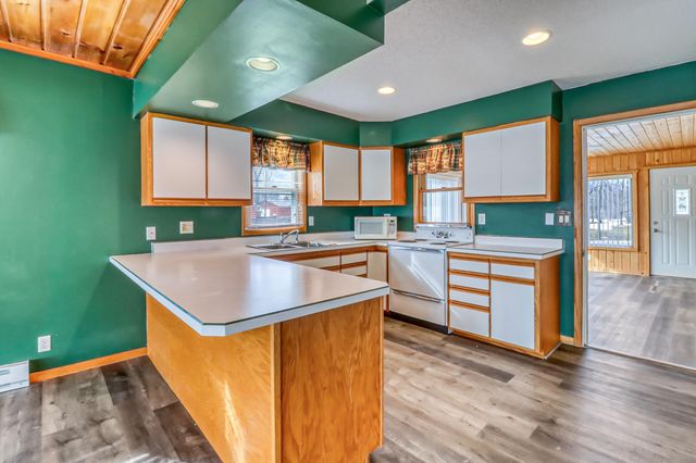 25934 Brolin Beach Road, Detroit Lakes, MN 56501