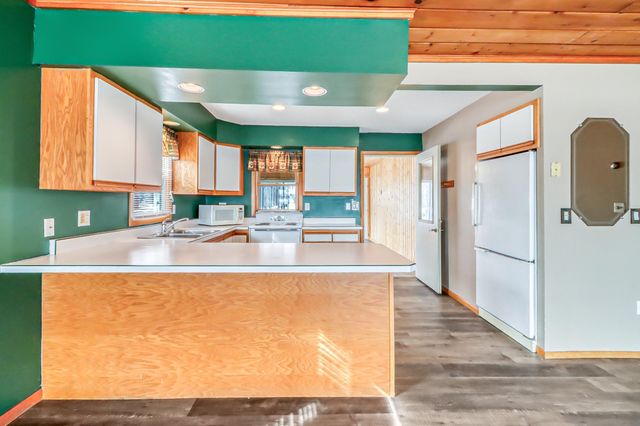 25934 Brolin Beach Road, Detroit Lakes, MN 56501