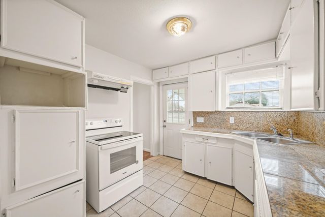 7502 Ley Road, Houston, TX 77028