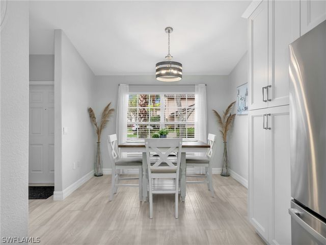 3505 Avion Woods CT 902, Naples, FL 34104