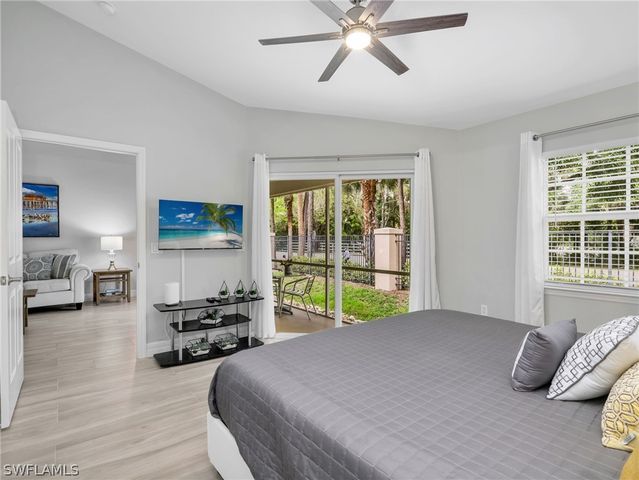 3505 Avion Woods CT 902, Naples, FL 34104