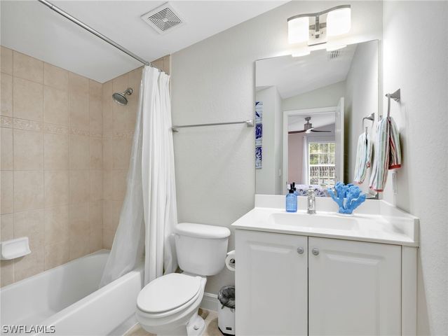 3505 Avion Woods CT 902, Naples, FL 34104