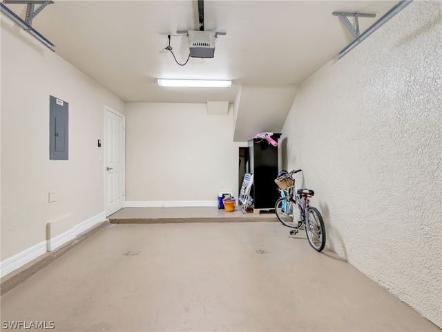 3505 Avion Woods CT 902, Naples, FL 34104