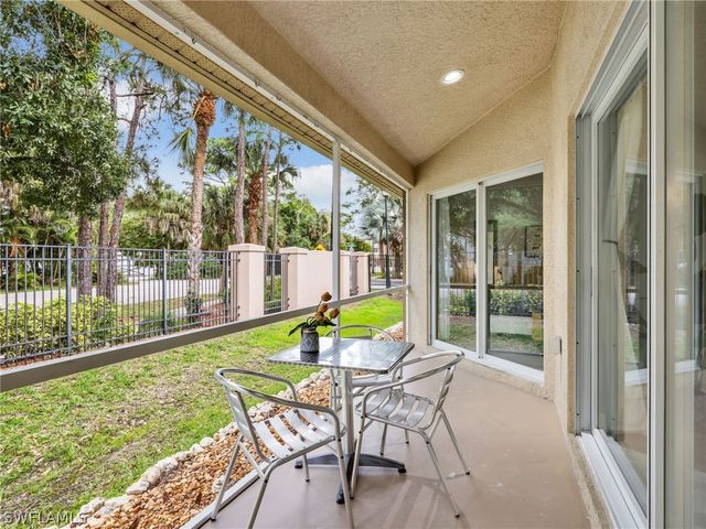 3505 Avion Woods CT 902, Naples, FL 34104