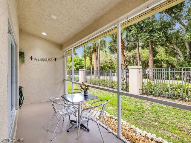 3505 Avion Woods CT 902, Naples, FL 34104