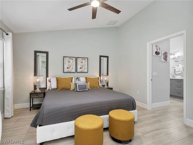 3505 Avion Woods CT 902, Naples, FL 34104