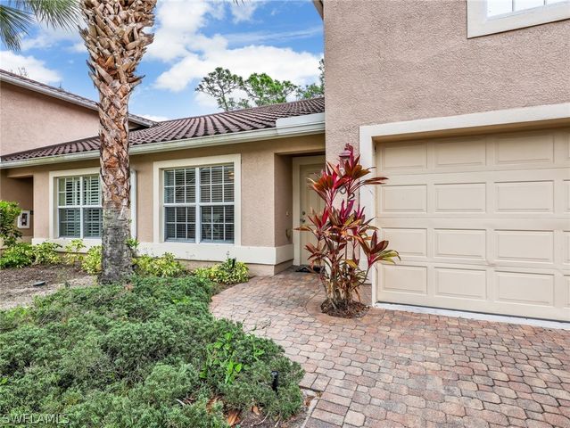 3505 Avion Woods CT 902, Naples, FL 34104