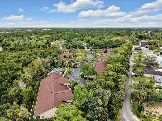3505 Avion Woods CT 902, Naples, FL 34104