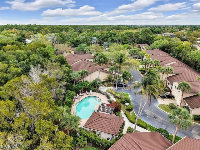 3505 Avion Woods CT 902, Naples, FL 34104