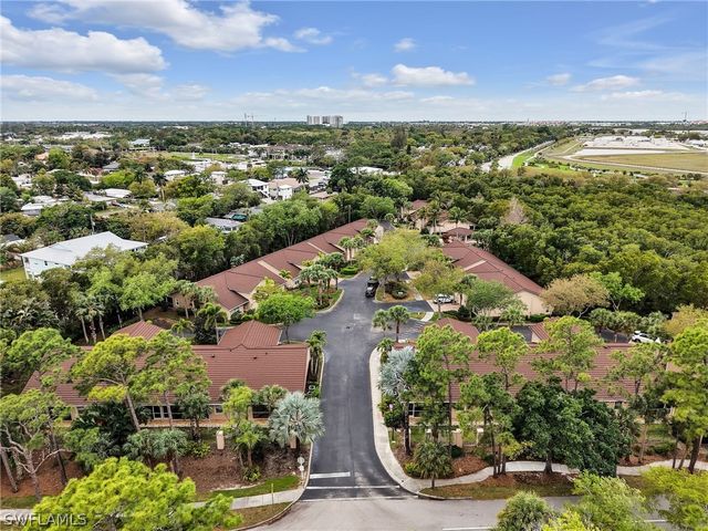 3505 Avion Woods CT 902, Naples, FL 34104