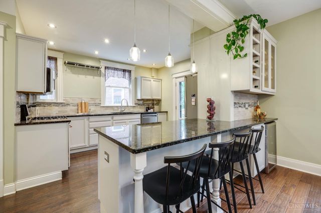 3528 Stettinius Avenue, Cincinnati, OH 45208