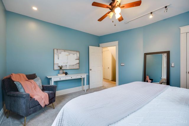 3528 Stettinius Avenue, Cincinnati, OH 45208