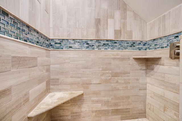 3528 Stettinius Avenue, Cincinnati, OH 45208