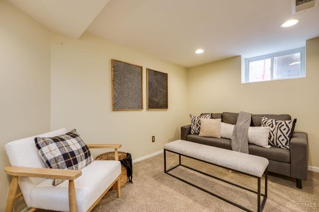 3528 Stettinius Avenue, Cincinnati, OH 45208