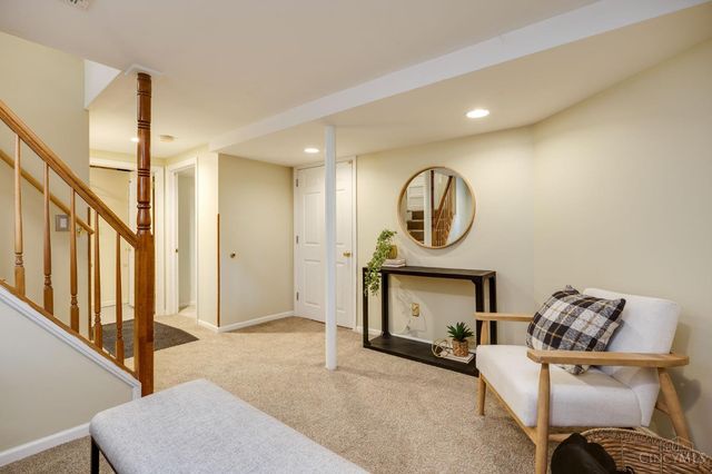 3528 Stettinius Avenue, Cincinnati, OH 45208