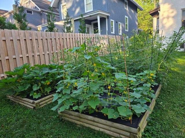 3528 Stettinius Avenue, Cincinnati, OH 45208