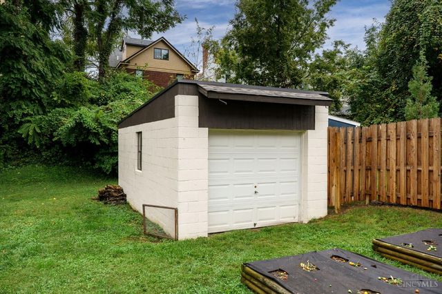 3528 Stettinius Avenue, Cincinnati, OH 45208