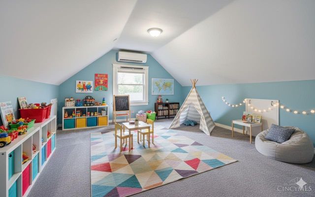 3528 Stettinius Avenue, Cincinnati, OH 45208