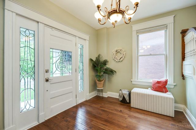 3528 Stettinius Avenue, Cincinnati, OH 45208