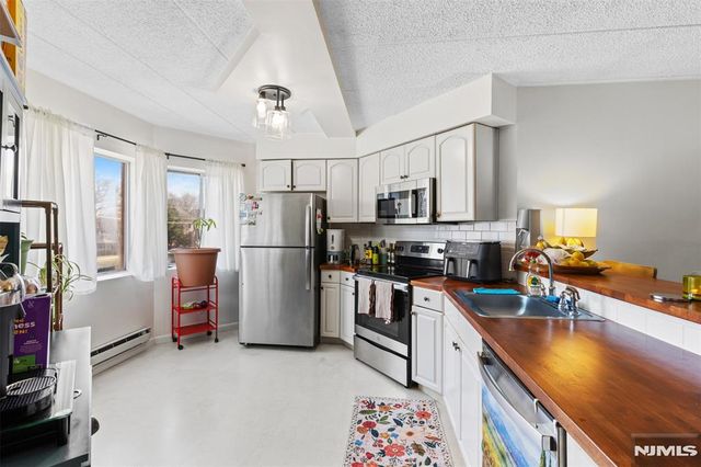 290 Anderson Street 2A, Hackensack, NJ 07601