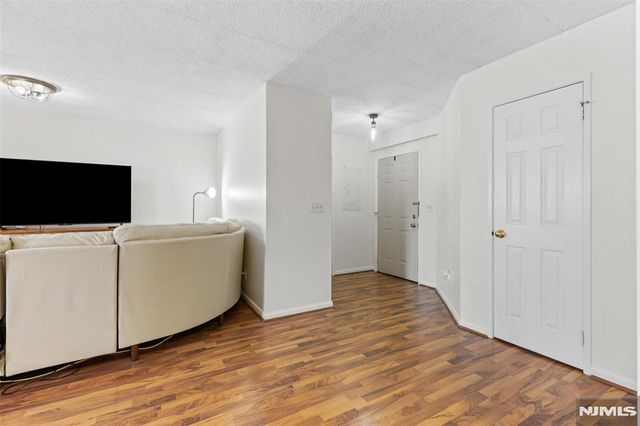 290 Anderson Street 2A, Hackensack, NJ 07601