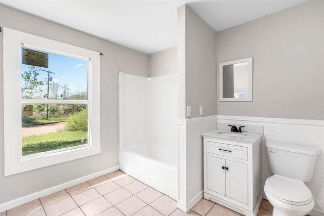 503 Bowie St, Lone Star, TX 75668