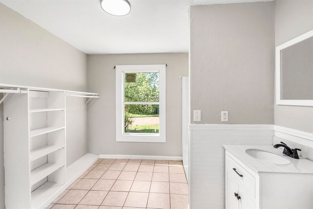 503 Bowie St, Lone Star, TX 75668