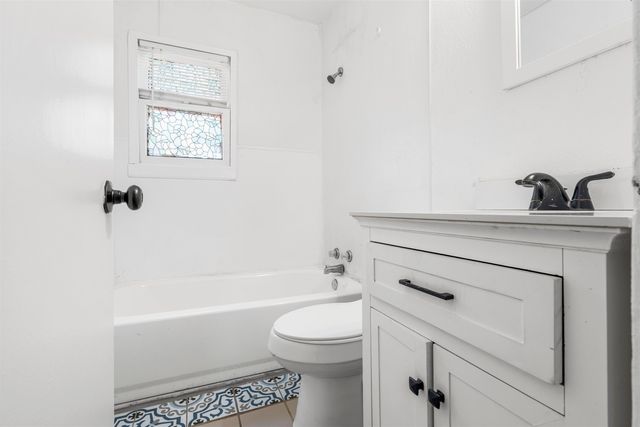 503 Bowie St, Lone Star, TX 75668