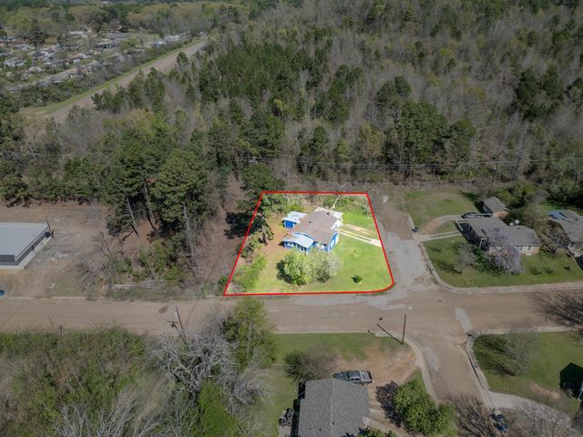 503 Bowie St, Lone Star, TX 75668