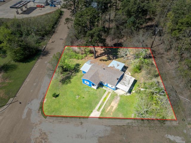 503 Bowie St, Lone Star, TX 75668