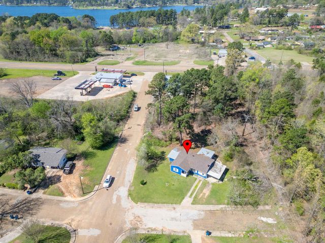 503 Bowie St, Lone Star, TX 75668