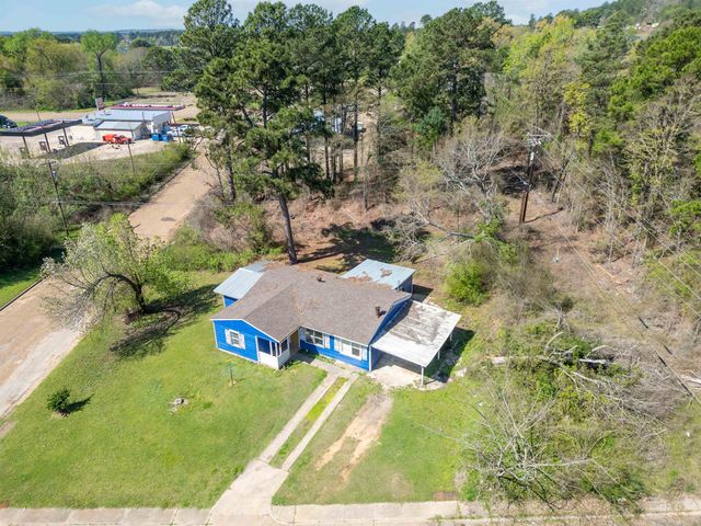 503 Bowie St, Lone Star, TX 75668